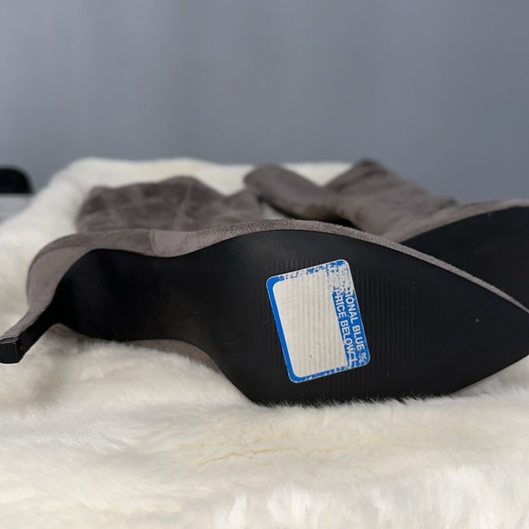 NWOT Charles by Charles David Boots - Picture 2 of 7